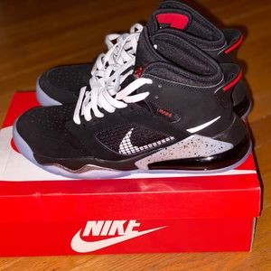 Jordan Mars 270 size 9